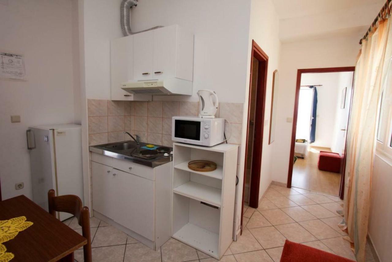 Apartments Elenora Brist Bagian luar foto